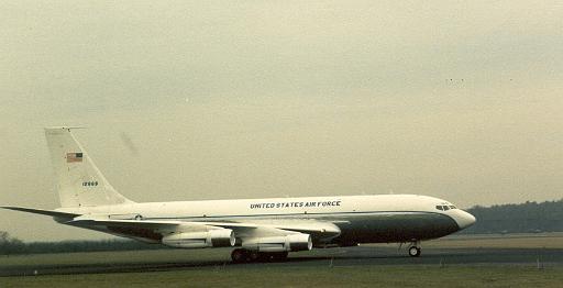 1987-04 Boeing 707.jpg